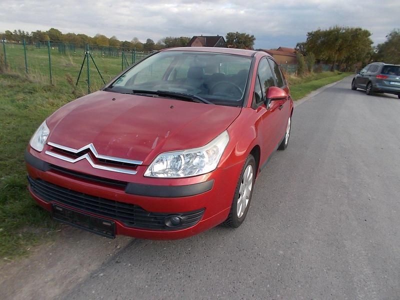 Gebraucht Citroën C4 88 PS (64 kW) 2007 Rot Kleinwagen