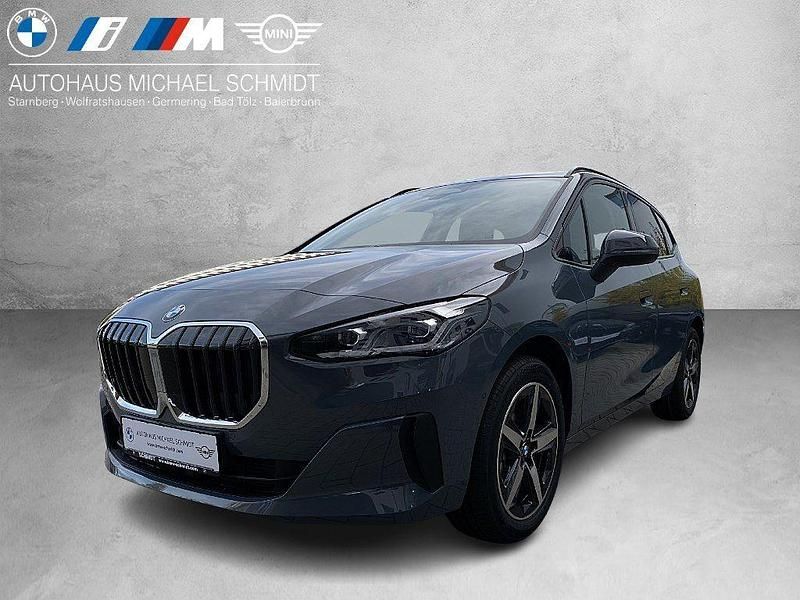 Sparkling kupfergrau Neu 2025 BMW 220 Active Tourer Van / Kleinbus | 42.490 € (Fairer Preis) - Bild 1/4