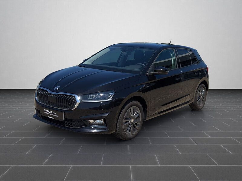 Blackmagic perleffekt (metallic) Gebraucht 2025 Skoda Fabia Selection Limousine | 21.900 € (Fairer Preis) - Bild 1/4