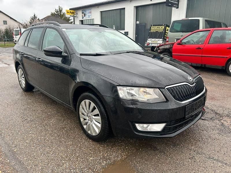 Gebraucht Skoda Octavia Ambition 105 PS (77 kW) 2014 Schwarz Kleinwagen