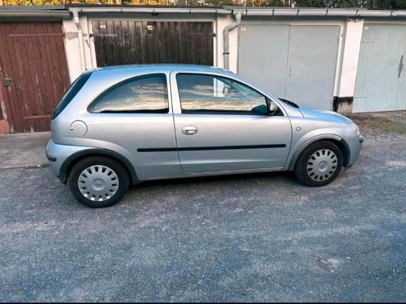 Silber Gebraucht 2004 Opel Corsa Kleinwagen | 850 € (Superpreis) - Bild 1/4