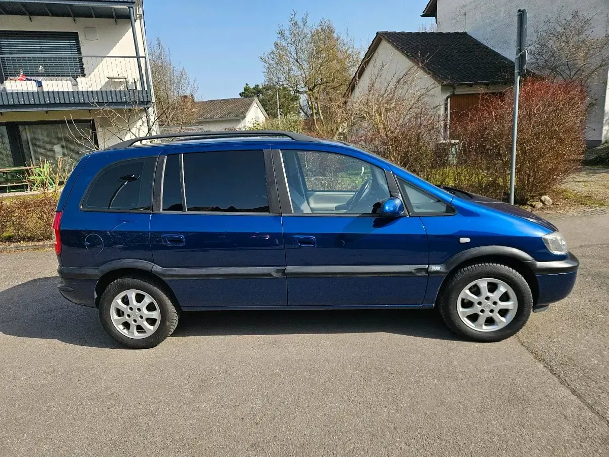 Gebraucht Opel Zafira 125 PS (91 kW) 2003 Blau Van / Kleinbus