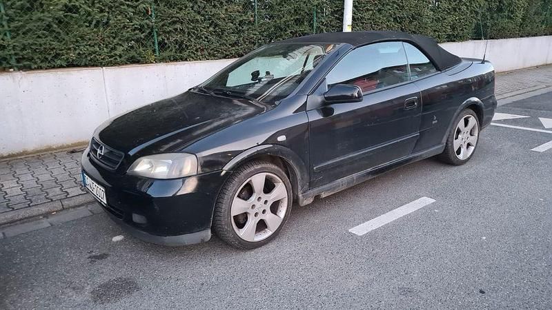 Gebraucht Opel Astra Cabriolet 125 PS (91 kW) 2002 Schwarz Cabrio