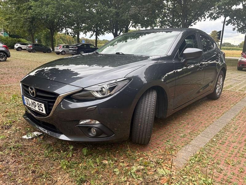 Grau Gebraucht 2014 Mazda 3 Center-Line Limousine | 11.500 € (Guter Preis) - Bild 1/4