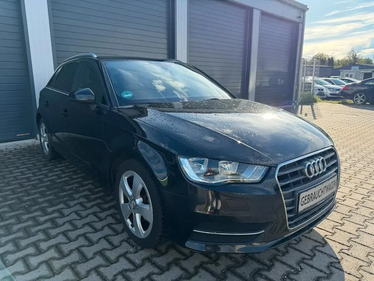 Gebraucht Audi A3 105 PS (77 kW) 2014 Schwarz Limousine