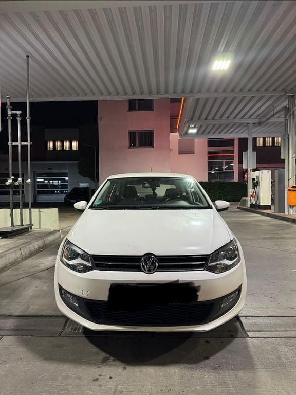Weiß Gebraucht 2010 VW Polo Trendline Kleinwagen | 4.700 € (Guter Preis) - Bild 1/4