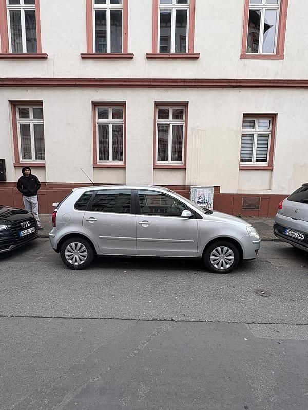 Silber Gebraucht 2005 VW Polo Limousine | 4.500 € (Fairer Preis) - Bild 1/4