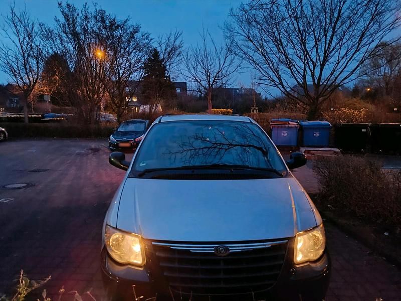 Gebraucht Chrysler Voyager 141 PS (103 kW) 2007 Grau Van / Kleinbus