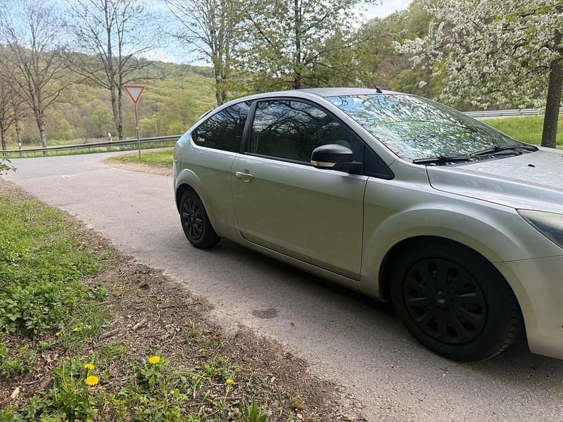 Second-hand Ford Focus 116 CP (85 kW) 2009 Argintiu Coupe