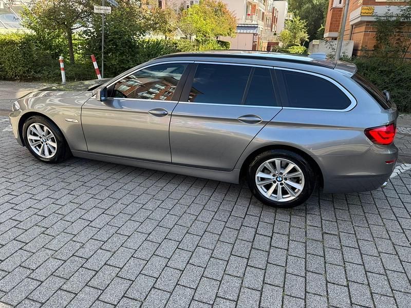 Gebraucht BMW 520 184 PS (135 kW) 2011 Grau Kombi