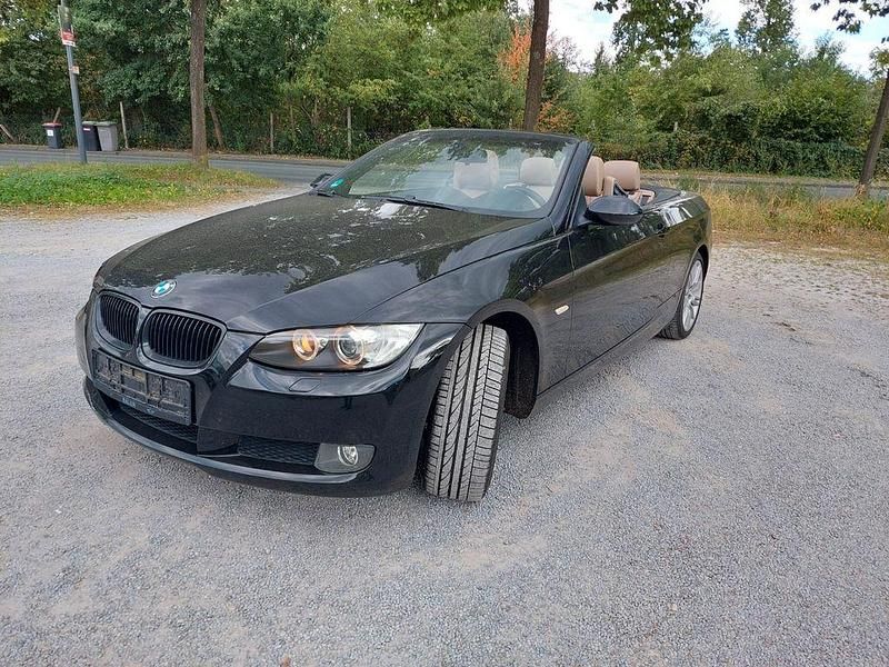 Schwarz Gebraucht 2009 BMW 325 Cabriolet Sport Line Cabrio | 12.990 € (Fairer Preis) - Bild 1/4