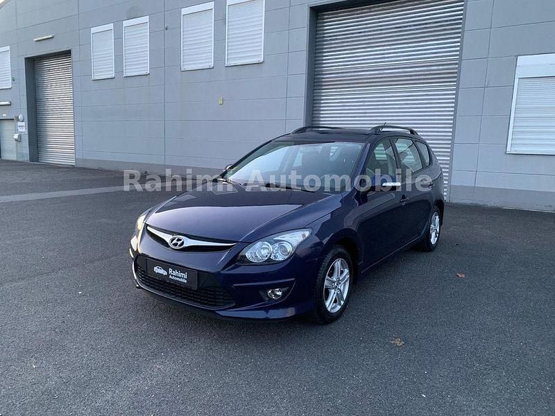 Blau Gebraucht 2011 Hyundai i30 Comfort Kombi | 5.800 € (Etwas zu teuer) - Bild 1/4