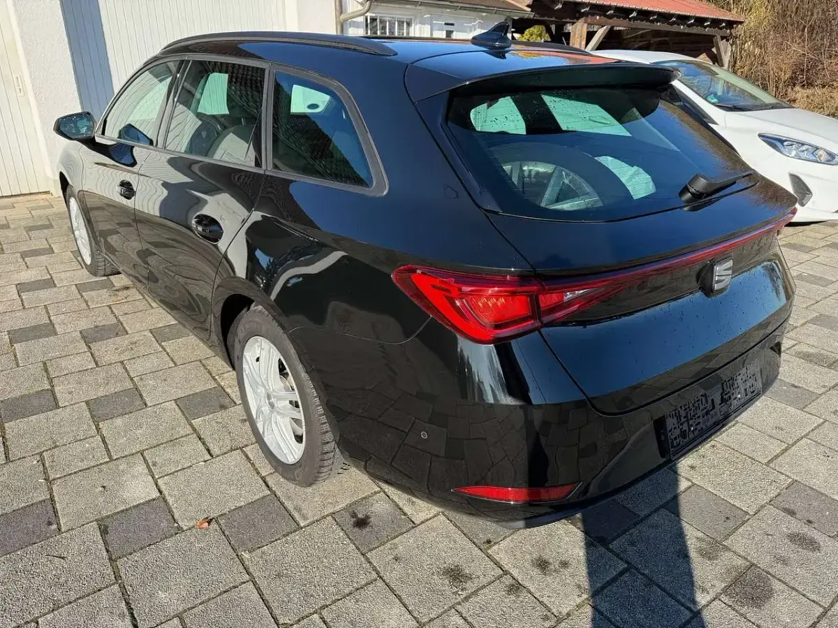 Gebraucht Seat Leon Style 150 PS (110 kW) 2024 Mitternachtsschwarz Kombi