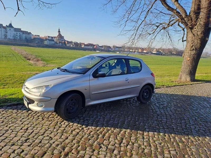 Silber Gebraucht 2006 Peugeot 206 Filou Limousine | 1.000 € (Guter Preis) - Bild 1/4