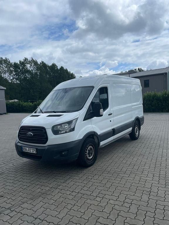 Weiß Gebraucht 2016 Ford Transit Limousine | 15.999 € (Guter Preis) - Bild 1/4