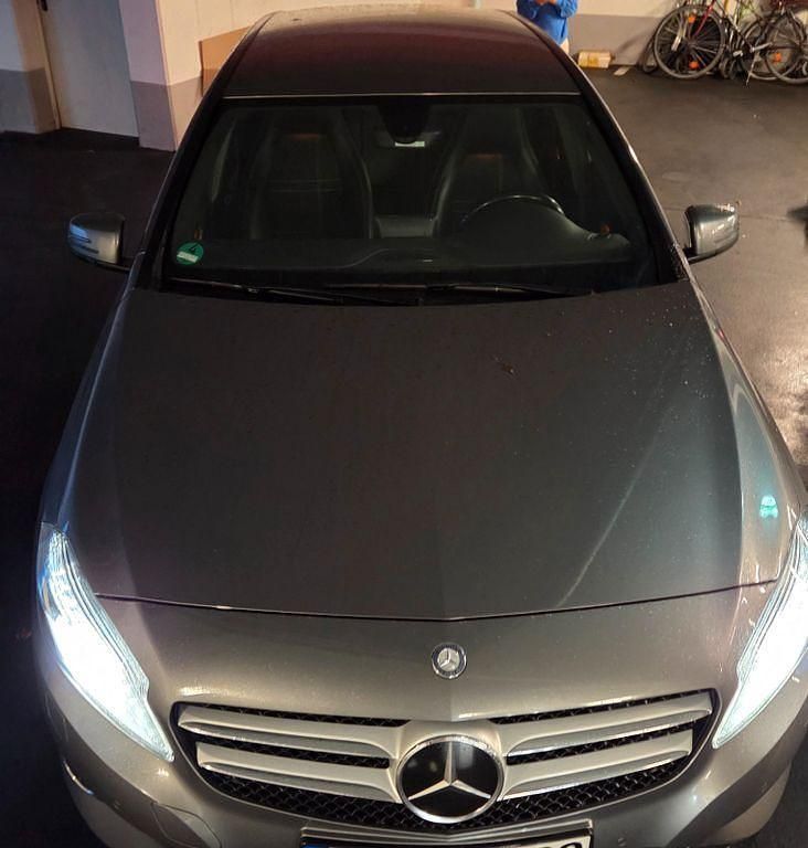 Gebraucht Mercedes A180 109 PS (80 kW) 2015 Grau Limousine