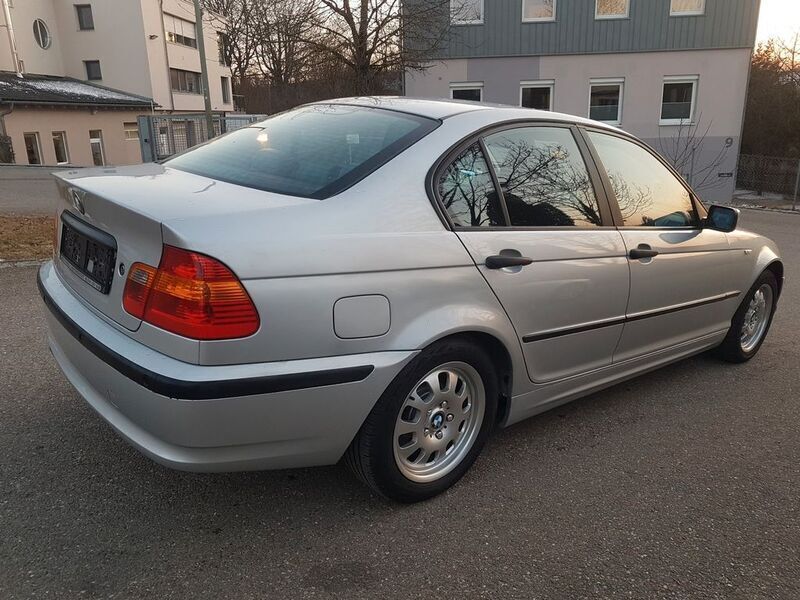 Second-hand BMW 316 116 CP (85 kW) 2004 Argintiu Berlinǎ