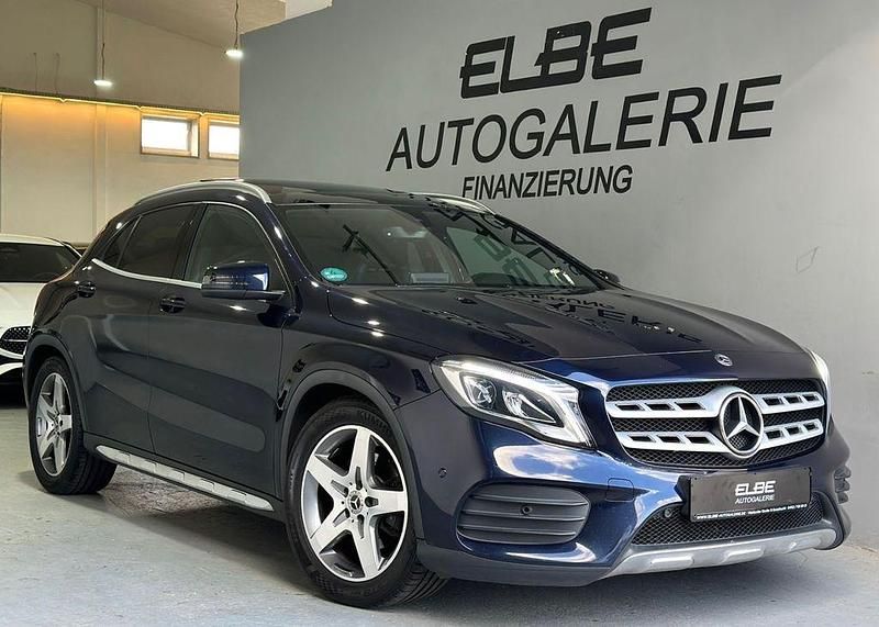 Cavansitblau Gebraucht 2018 Mercedes GLA220 AMG line SUV | 20.900 € (Fairer Preis) - Bild 1/4