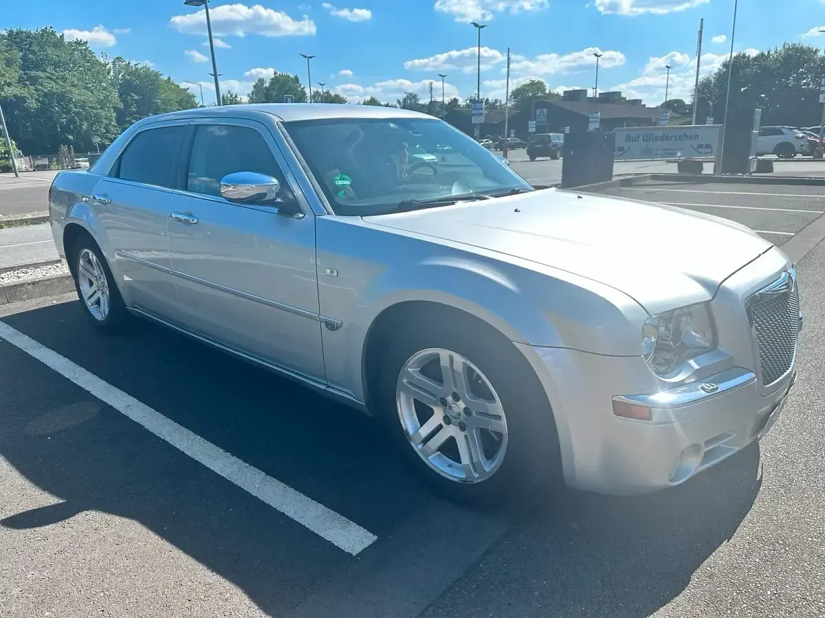 Gebraucht Chrysler 300C 218 PS (160 kW) 2006 Silber Limousine
