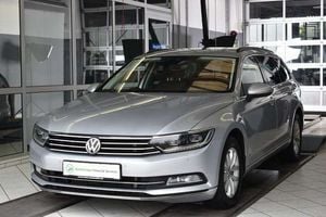 Silber metallic Gebraucht 2019 VW Passat Kombi | 19.800 € (Guter Preis) - Bild 1/4