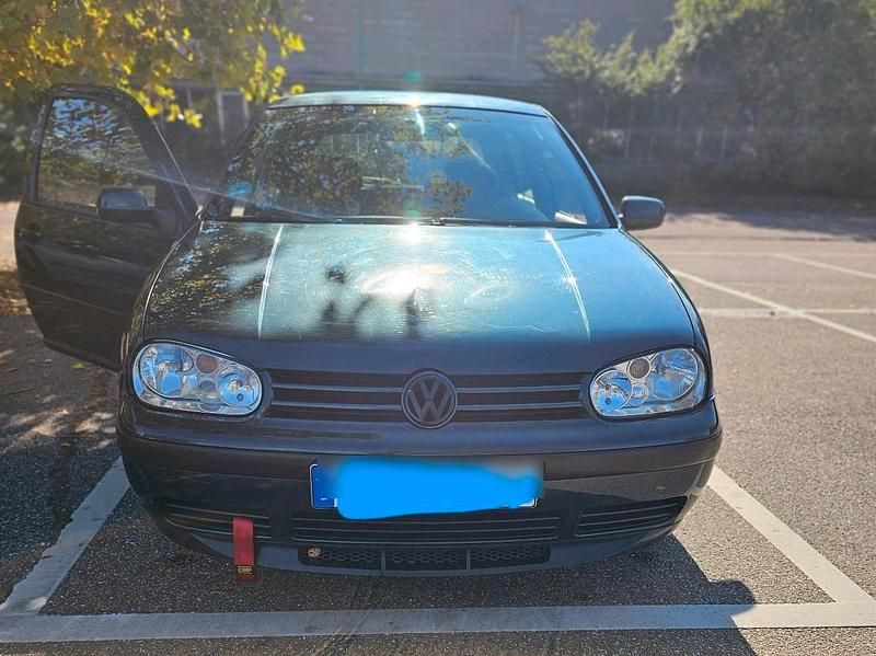 Andere farben Gebraucht 2002 VW Golf Limousine | 1.400 € (Guter Preis) - Bild 1/4