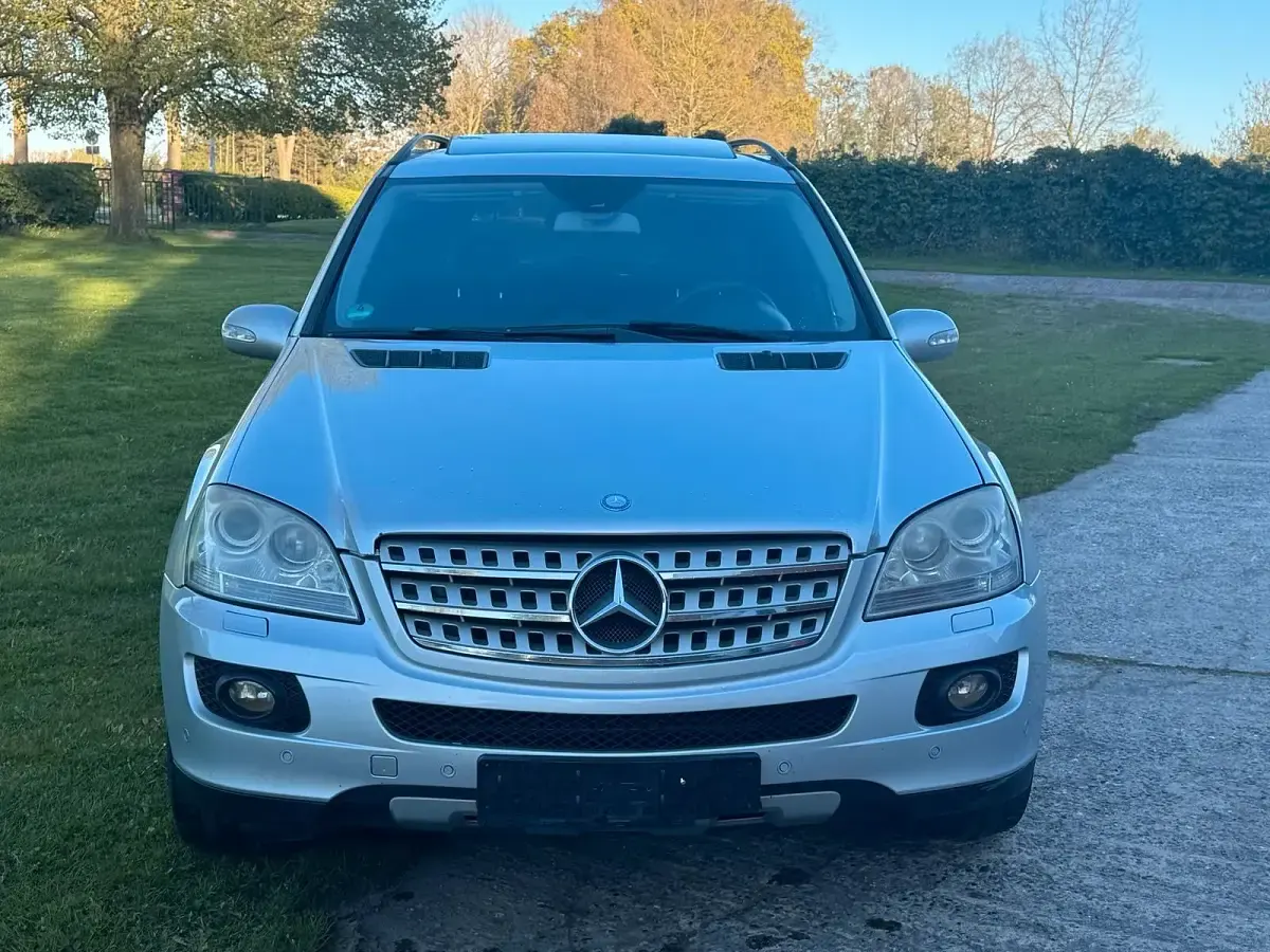 Second-hand Mercedes ML320 224 CP (164 kW) 2008 Argintiu SUV
