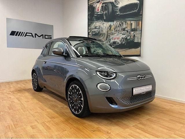 Colore esterno (mineral grau) Gebraucht 2021 Fiat 500e La Prima Cabrio | 18.921 € (Guter Preis) - Bild 1/4
