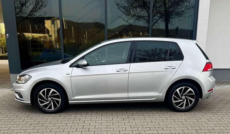 Gebraucht VW Golf VII Join 110 PS (80 kW) 2018 Reflexsilber metallic Limousine
