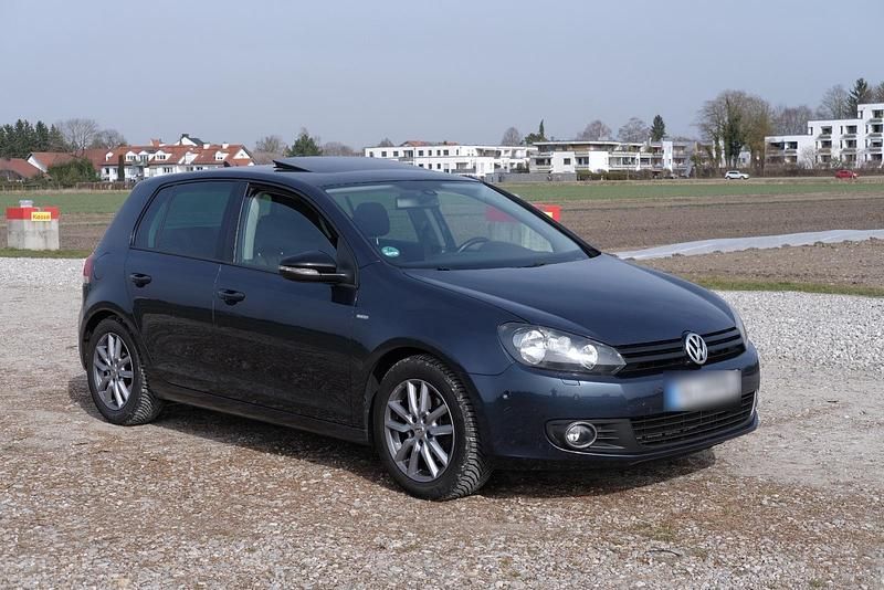 Gebraucht VW Golf VI 122 PS (89 kW) 2012 Blau Kleinwagen