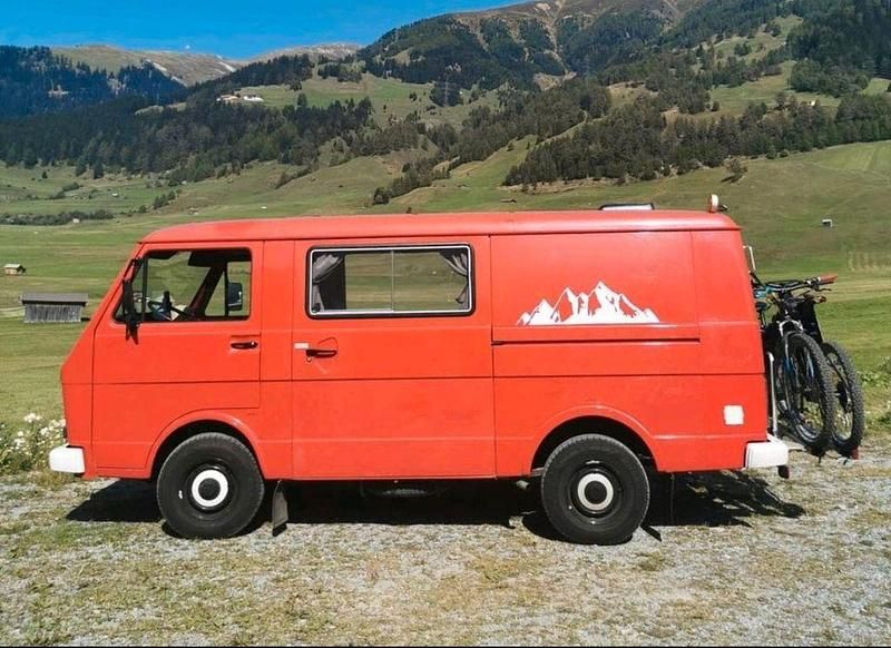 Rot Gebraucht 1989 VW LT Van / Kleinbus | 11.500 € - Bild 1/4