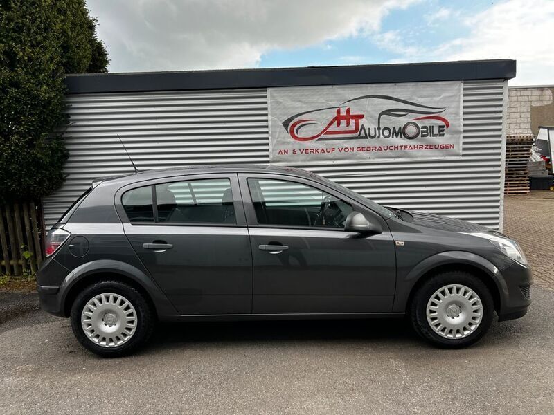 Gebraucht Opel Astra 90 PS (66 kW) 2009 Grau Limousine