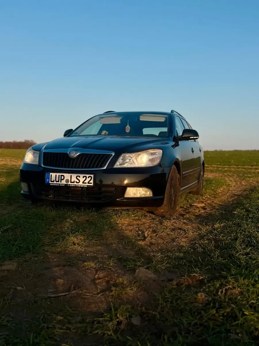 Gebraucht Skoda Octavia 122 PS (89 kW) 2010 Schwarz Kombi