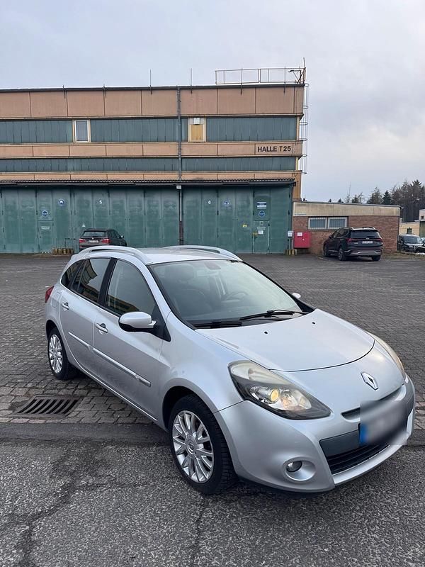 Gebraucht Renault Clio GrandTour 103 PS (75 kW) 2011 Silber Kombi