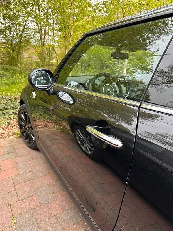 Second-hand Mini ONE 102 CP (75 kW) 2018 Negru Hatchback