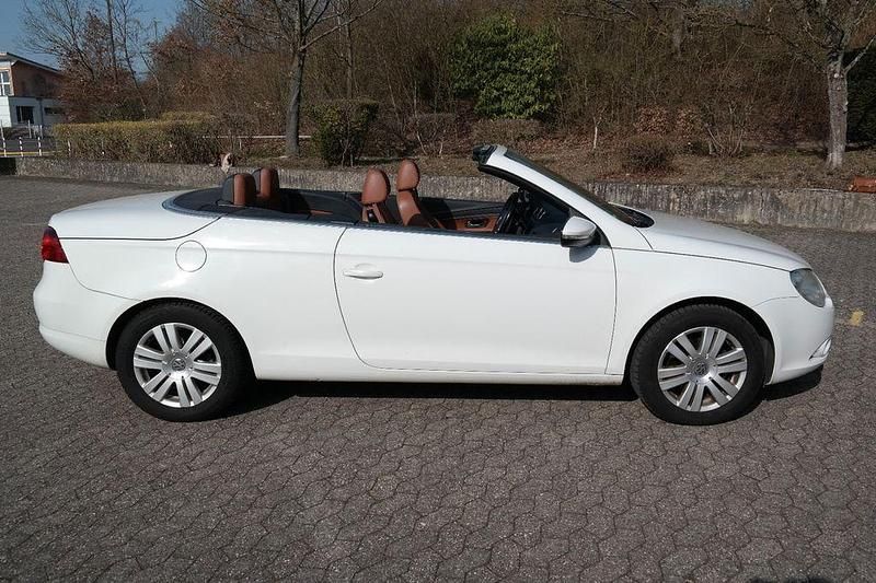 Gebraucht VW Eos Style 122 PS (89 kW) 2009 Weiß Cabrio