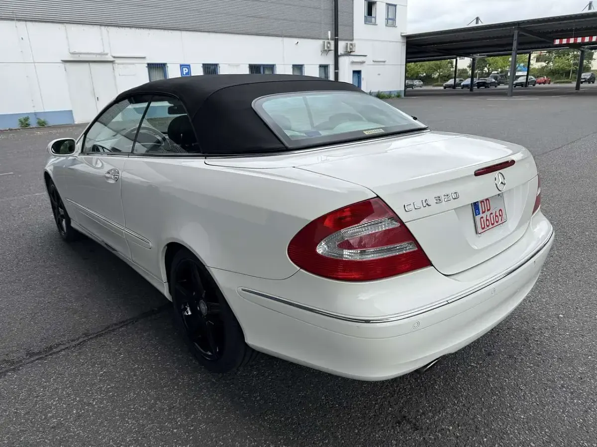 Gebraucht Mercedes CLK320 Elegance 218 PS (160 kW) 2005 Weiß Cabrio