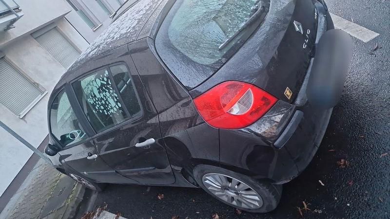 Gebraucht Renault Clio II Authentique 75 PS (55 kW) 2007 Schwarz Limousine