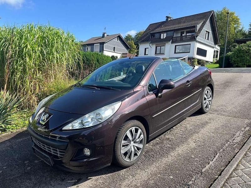 Braun Gebraucht 2015 Peugeot 207 CC Allure Cabrio | 6.500 € (Fairer Preis) - Bild 1/4
