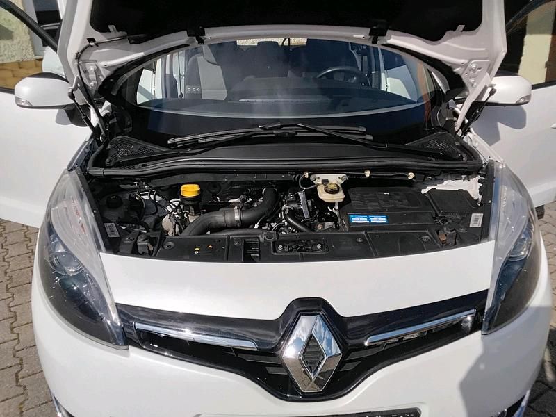Gebraucht Renault Mégane III 132 PS (97 kW) 2013 Weiß Kombi