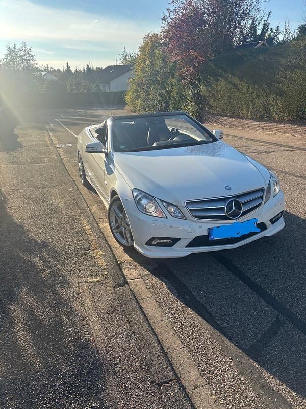Weiß Gebraucht 2010 Mercedes E350 AMG Cabrio | 10.600 € (Guter Preis) - Bild 1/4