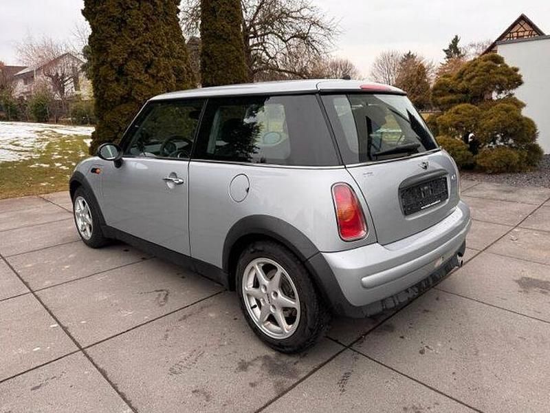 Second-hand Mini ONE 221 CP (162 kW) 2002 Argintiu Hatchback