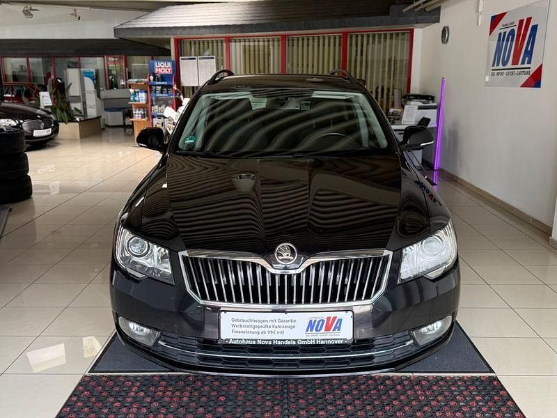 Schwarz Gebraucht 2015 Skoda Superb Limousine | 10.890 € (Guter Preis) - Bild 1/4