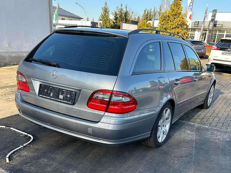 Gebraucht Mercedes E220 170 PS (125 kW) 2008 Palladiumsilber  metalliclack Kombi