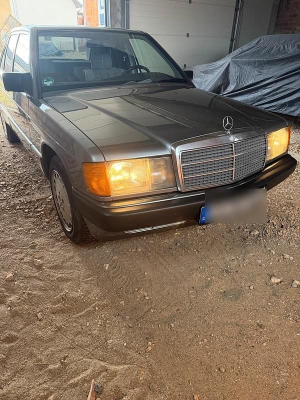 Gebraucht Mercedes 190 75 PS (55 kW) 1990 Blau Limousine