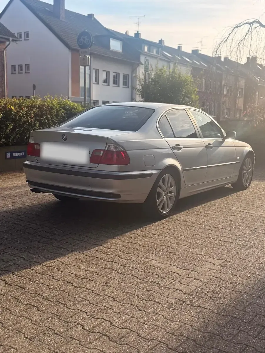 Gebraucht BMW 320 150 PS (110 kW) 1999 Grau Limousine