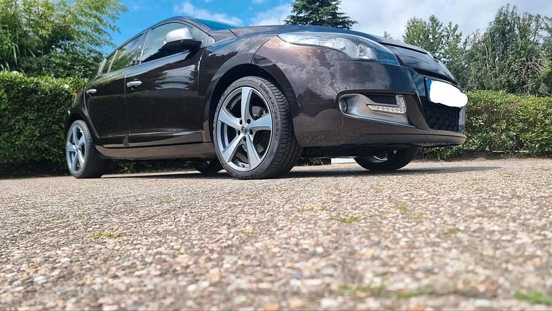 Braun Gebraucht 2012 Renault Mégane Coupé GT Coupé | 7.000 € (Fairer Preis) - Bild 1/4