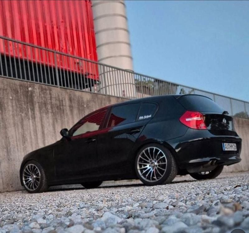 Gebraucht BMW 116 Performance 122 PS (89 kW) 2011 Schwarz Kleinwagen