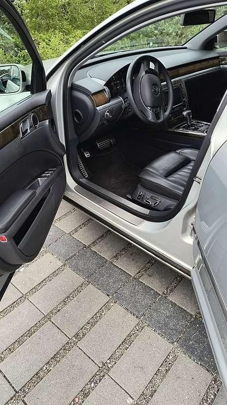 Silber Gebraucht 2014 VW Phaeton Limousine | 12.000 € (Guter Preis) - Bild 1/4