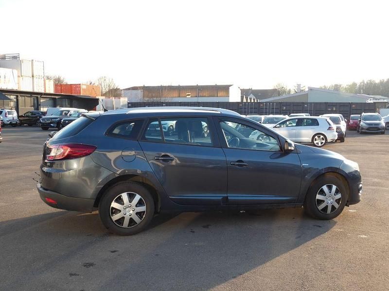 Gebraucht Renault Mégane III 110 PS (80 kW) 2015 Grau Limousine