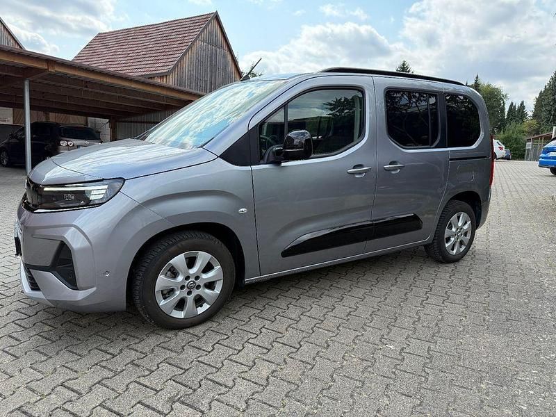 Gebraucht Opel Combo Life 131 PS (96 kW) 2024 Grau Van / Kleinbus